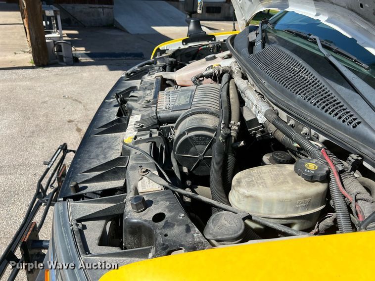 image for item KV9904 2017 Chevrolet Express shuttle bus