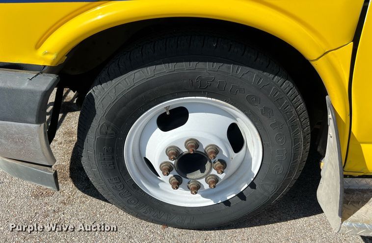 image for item KV9904 2017 Chevrolet Express shuttle bus