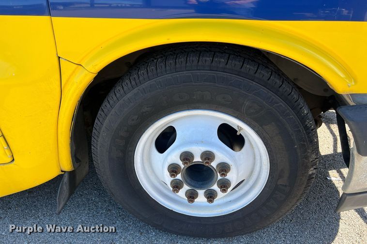 image for item KV9904 2017 Chevrolet Express shuttle bus