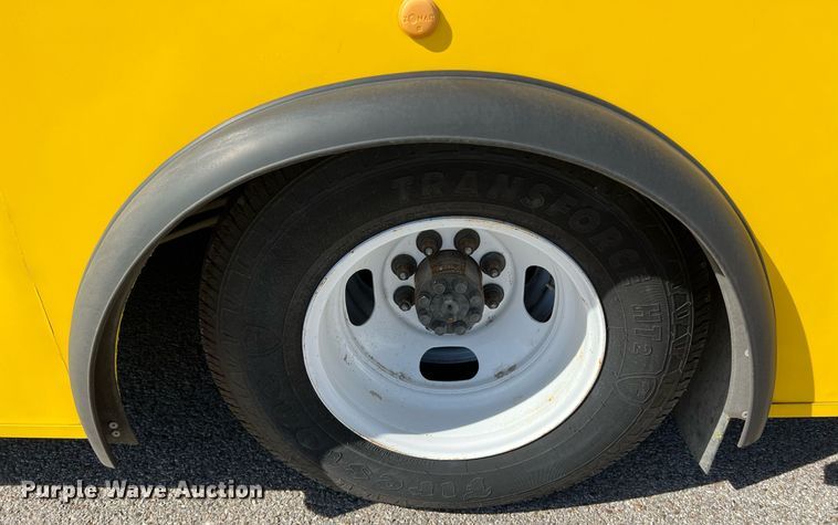 image for item KV9904 2017 Chevrolet Express shuttle bus