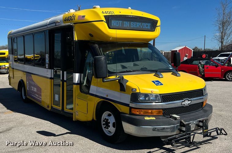 image for item KV9906 2016 Chevrolet Express shuttle bus