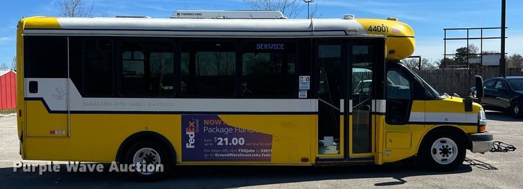 image for item KV9906 2016 Chevrolet Express shuttle bus