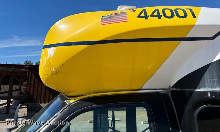 image for item KV9906 2016 Chevrolet Express shuttle bus