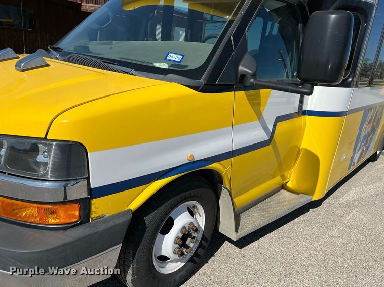 image for item KV9906 2016 Chevrolet Express shuttle bus