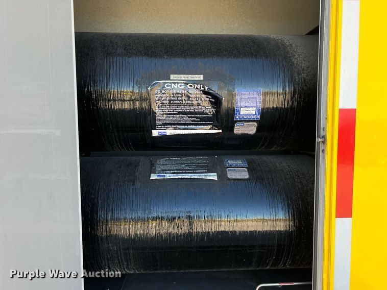 image for item KV9906 2016 Chevrolet Express shuttle bus