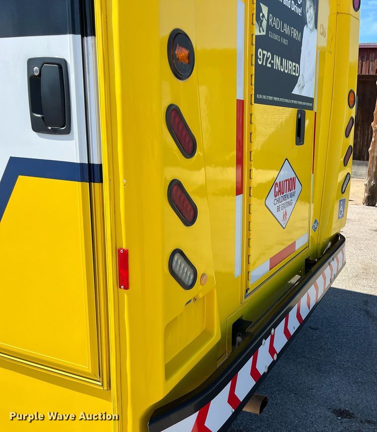 image for item KV9906 2016 Chevrolet Express shuttle bus