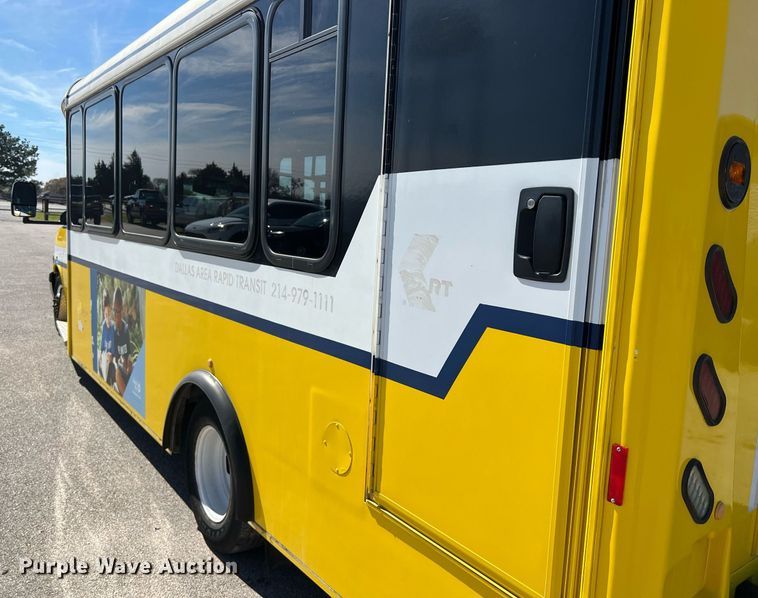 image for item KV9906 2016 Chevrolet Express shuttle bus