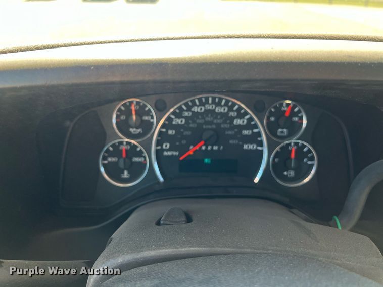 image for item KV9906 2016 Chevrolet Express shuttle bus