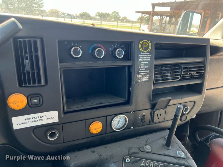 image for item KV9906 2016 Chevrolet Express shuttle bus