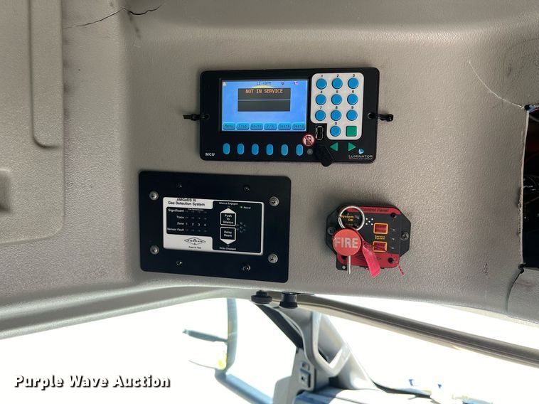 image for item KV9906 2016 Chevrolet Express shuttle bus