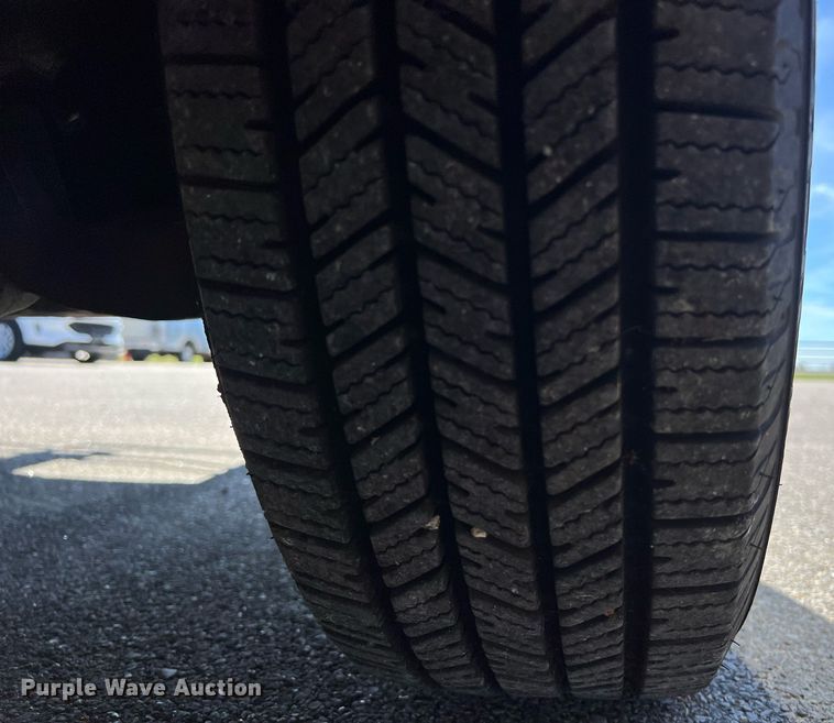 image for item KV9906 2016 Chevrolet Express shuttle bus