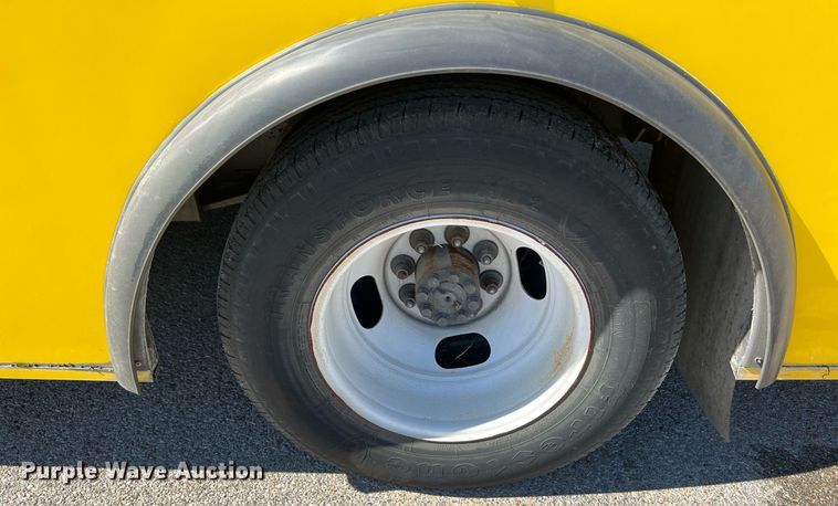 image for item KV9906 2016 Chevrolet Express shuttle bus