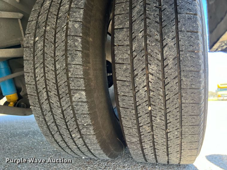 image for item KV9906 2016 Chevrolet Express shuttle bus