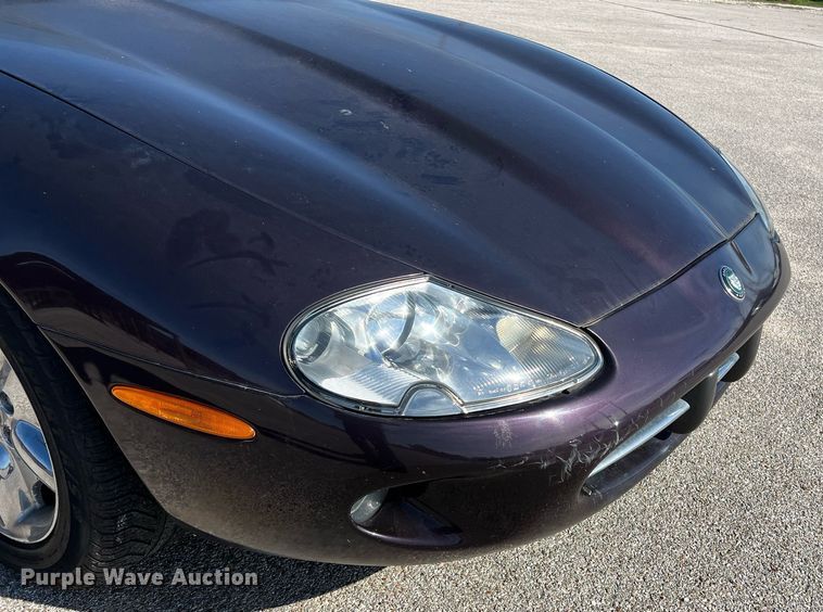 image for item KV9908 1999 Jaguar XK8 convertible