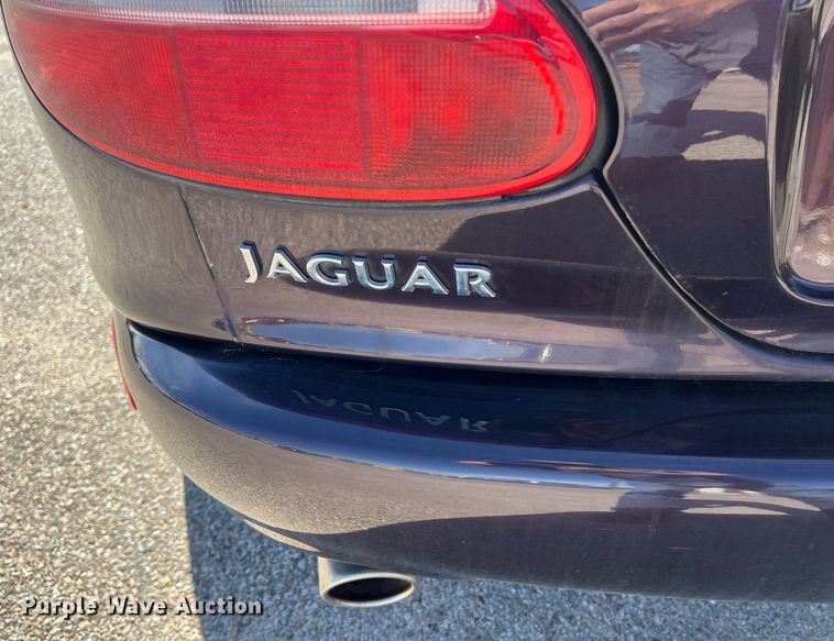 image for item KV9908 1999 Jaguar XK8 convertible