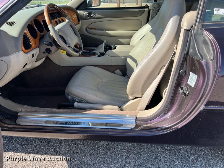 image for item KV9908 1999 Jaguar XK8 convertible