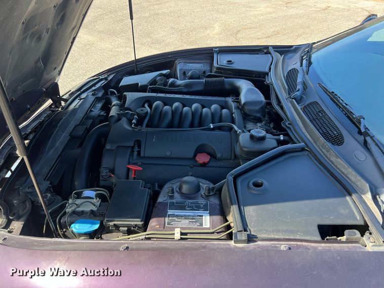 image for item KV9908 1999 Jaguar XK8 convertible