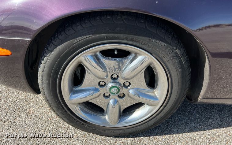 image for item KV9908 1999 Jaguar XK8 convertible