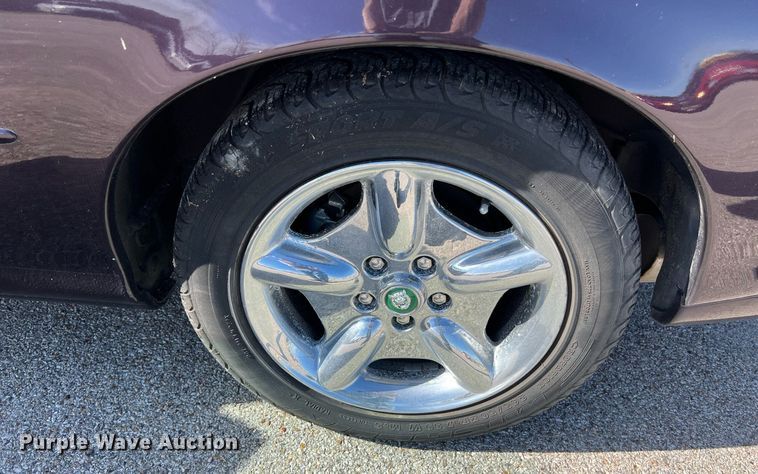 image for item KV9908 1999 Jaguar XK8 convertible