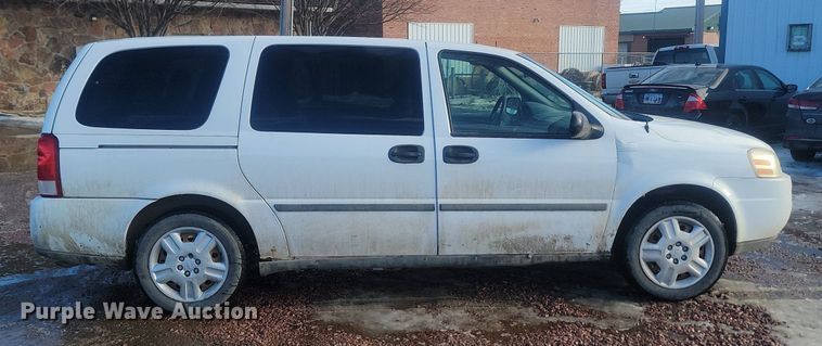 image for item LA9530 2007 Chevrolet  Uplander LS van