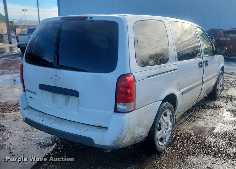 image for item LA9530 2007 Chevrolet  Uplander LS van