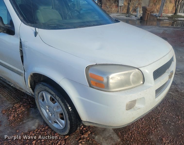 image for item LA9530 2007 Chevrolet  Uplander LS van