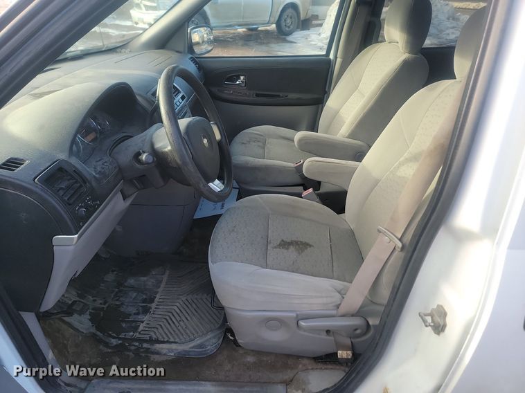 image for item LA9530 2007 Chevrolet  Uplander LS van