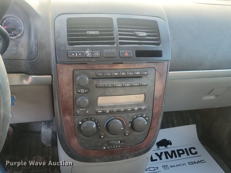 image for item LA9530 2007 Chevrolet  Uplander LS van