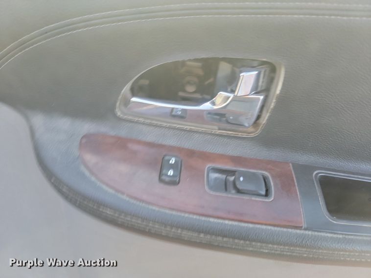 image for item LA9530 2007 Chevrolet  Uplander LS van