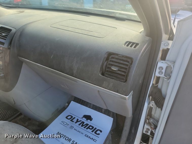 image for item LA9530 2007 Chevrolet  Uplander LS van