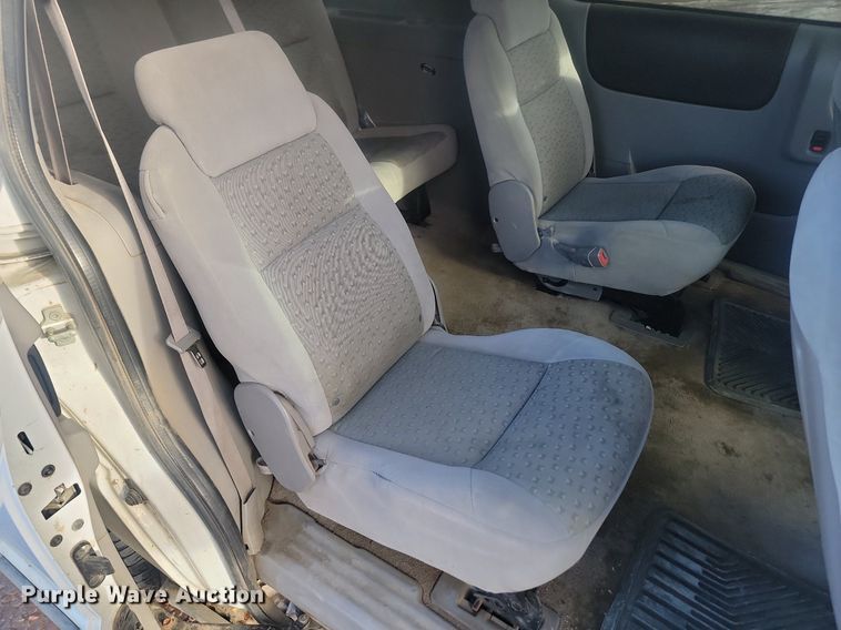 image for item LA9530 2007 Chevrolet  Uplander LS van