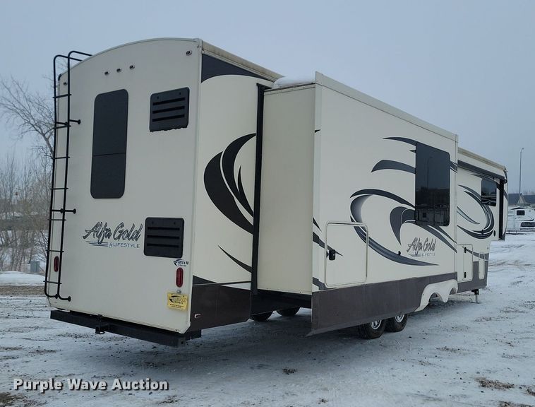 image for item LA9547 2015 Lifestyle Luxury Alfa Gold 3405RK camper