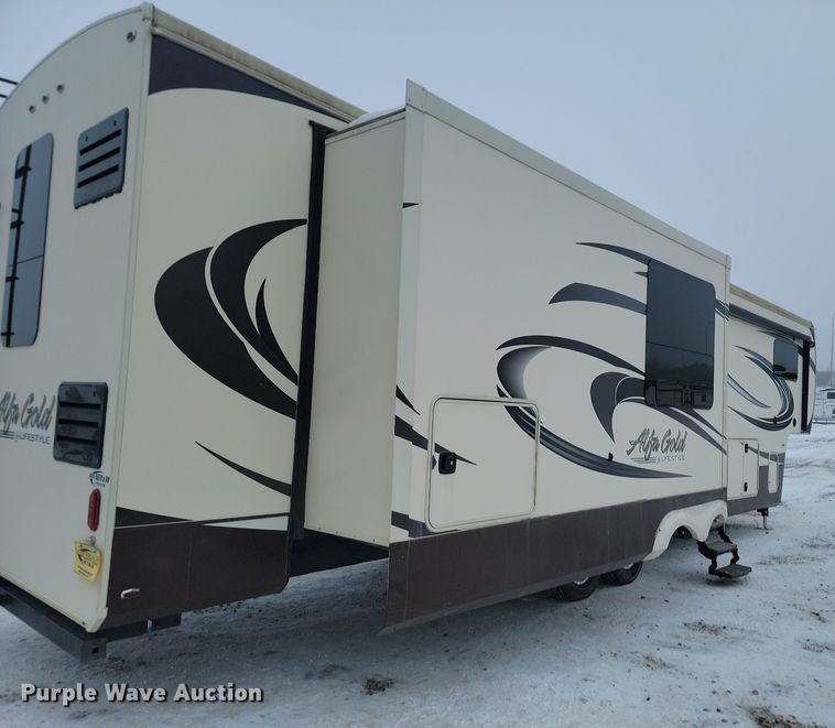 image for item LA9547 2015 Lifestyle Luxury Alfa Gold 3405RK camper