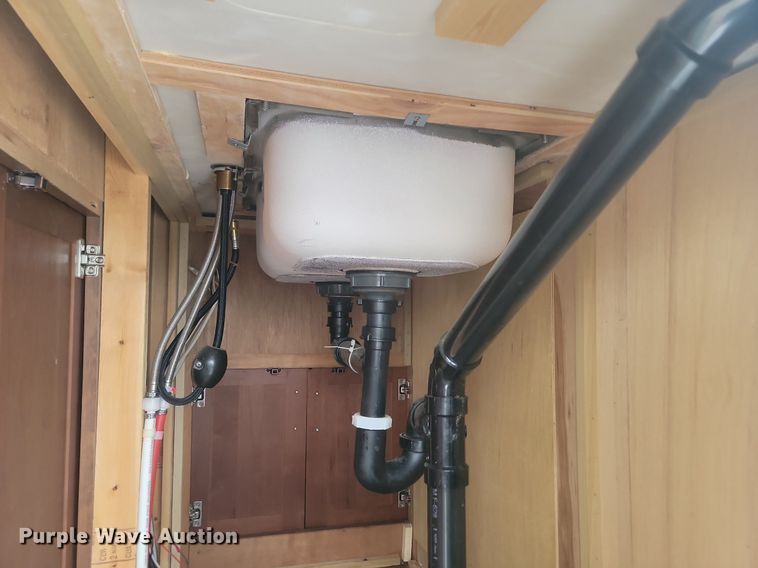 image for item LA9547 2015 Lifestyle Luxury Alfa Gold 3405RK camper