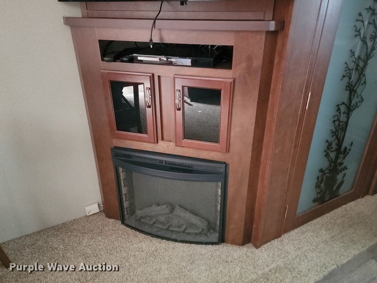 image for item LA9547 2015 Lifestyle Luxury Alfa Gold 3405RK camper