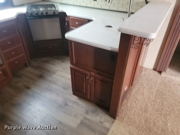 image for item LA9547 2015 Lifestyle Luxury Alfa Gold 3405RK camper