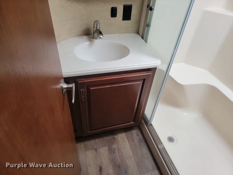 image for item LA9547 2015 Lifestyle Luxury Alfa Gold 3405RK camper