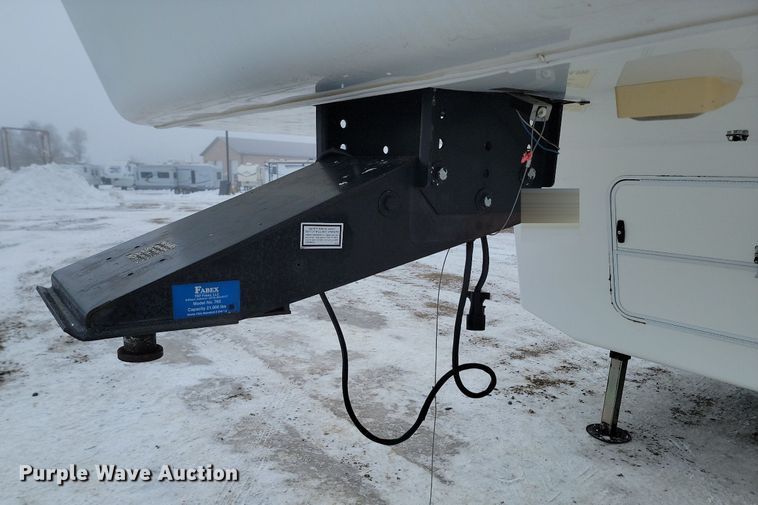 image for item LA9548 2007 Excel 36 MKO camper