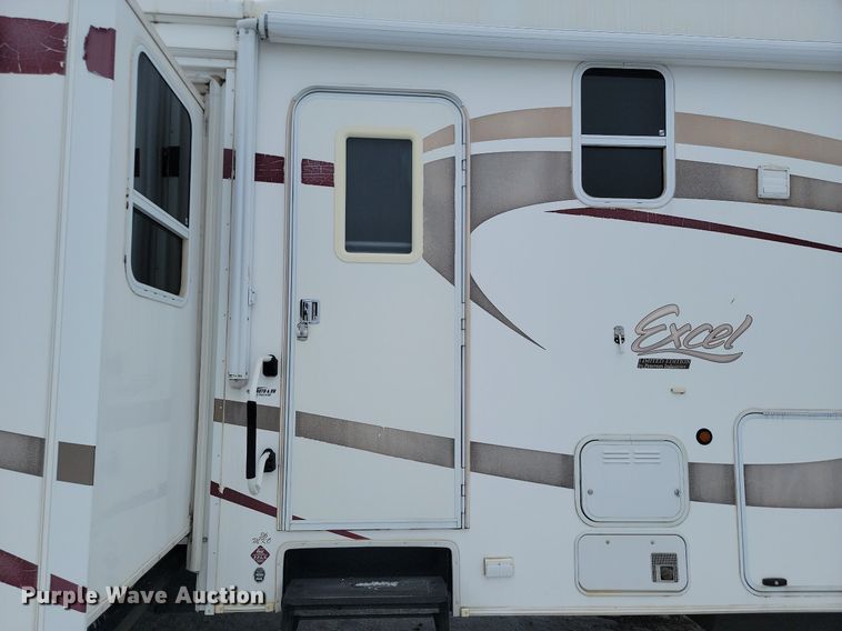 image for item LA9548 2007 Excel 36 MKO camper