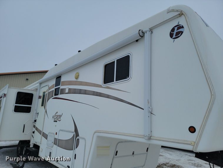 image for item LA9548 2007 Excel 36 MKO camper