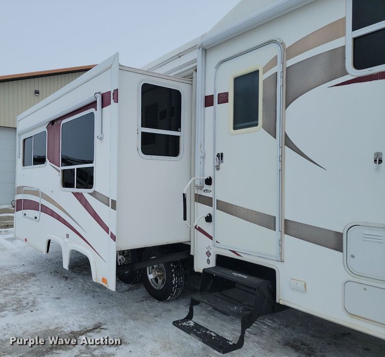 image for item LA9548 2007 Excel 36 MKO camper