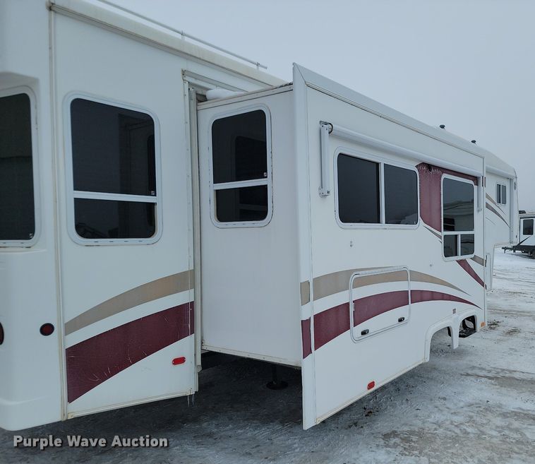 image for item LA9548 2007 Excel 36 MKO camper