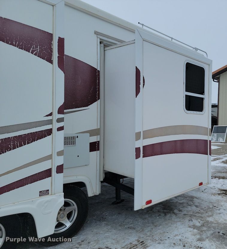 image for item LA9548 2007 Excel 36 MKO camper