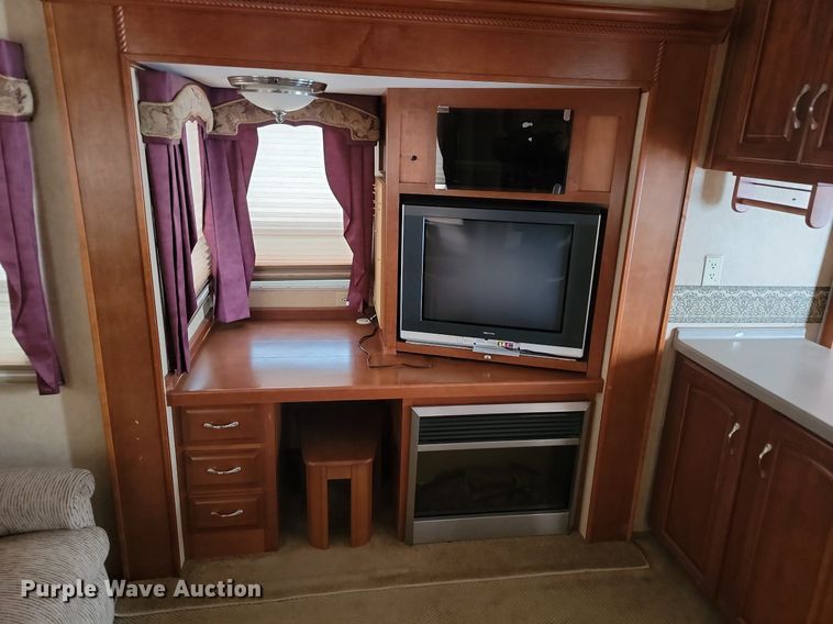 image for item LA9548 2007 Excel 36 MKO camper