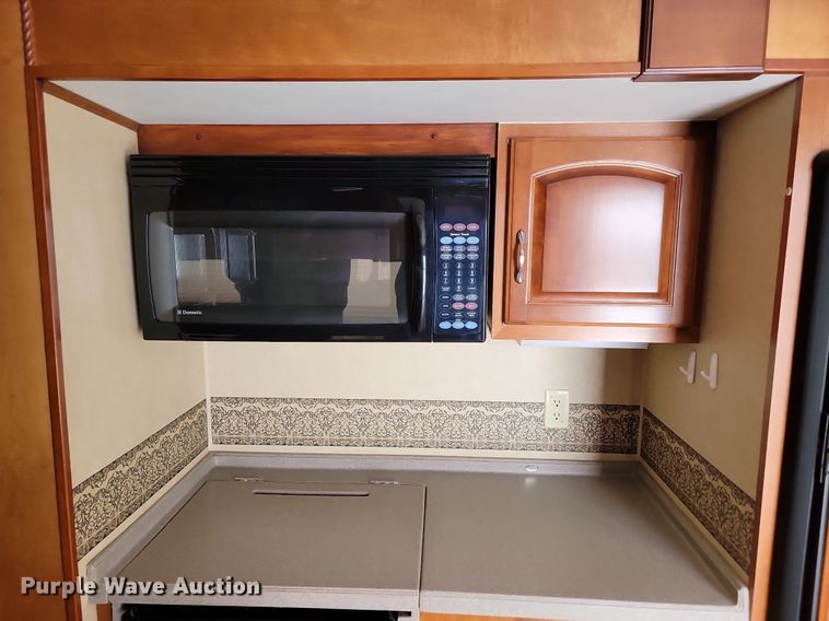 image for item LA9548 2007 Excel 36 MKO camper