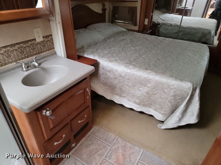 image for item LA9548 2007 Excel 36 MKO camper