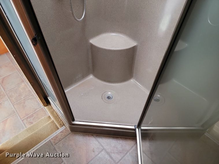 image for item LA9548 2007 Excel 36 MKO camper