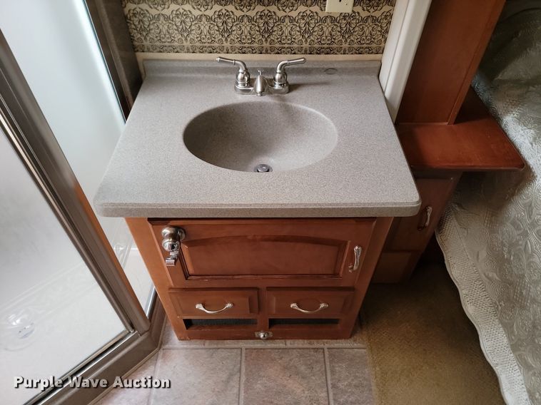 image for item LA9548 2007 Excel 36 MKO camper