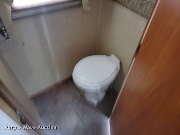 image for item LA9548 2007 Excel 36 MKO camper