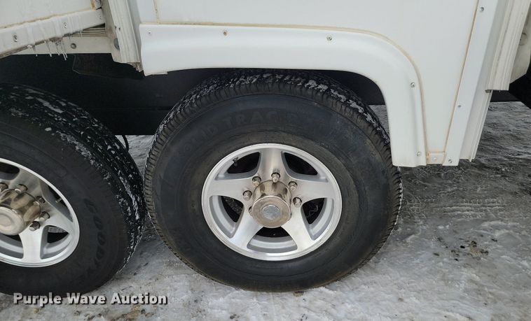 image for item LA9548 2007 Excel 36 MKO camper